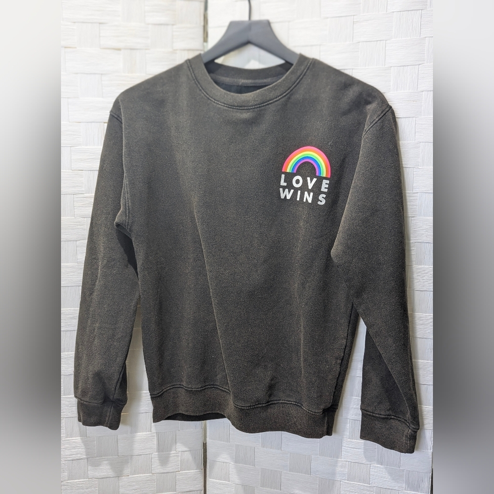 Freeze Love Wins Black Sweater XS Women’s rainbow comfy